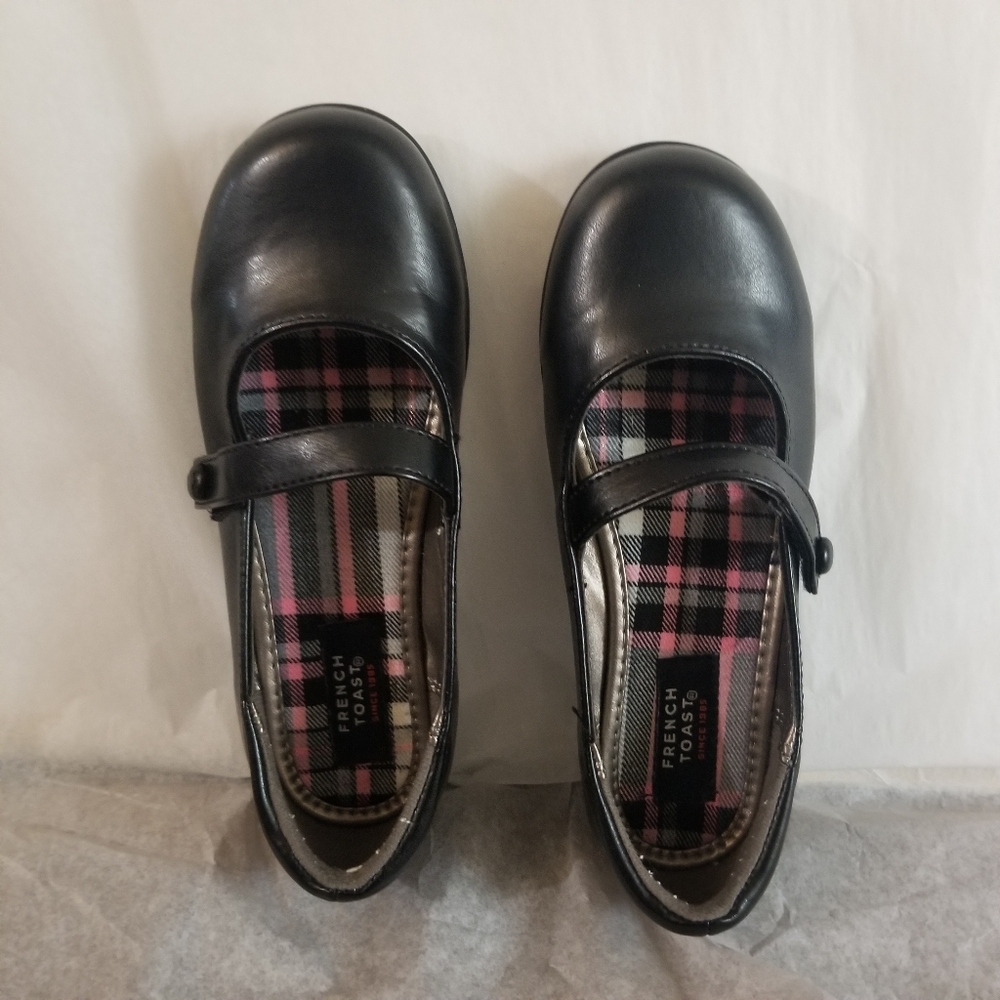Black Leather Flats with Strap and Cushioned Sole